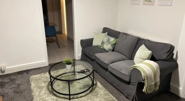 Cozee 2-bed nr New Cross Hospital, Забронировать Отель Отели Англии 3 звезды, 3*