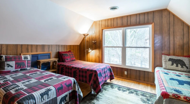 Smoky Mountains 5br 5ba Poolside Chalet, Забронировать Шале Отели Гатлинберг с бассейном, Бассейн