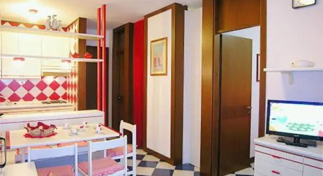 Complesso Solarium, Prenota Appartamento Hotel a Veneto con parcheggio, Parcheggio