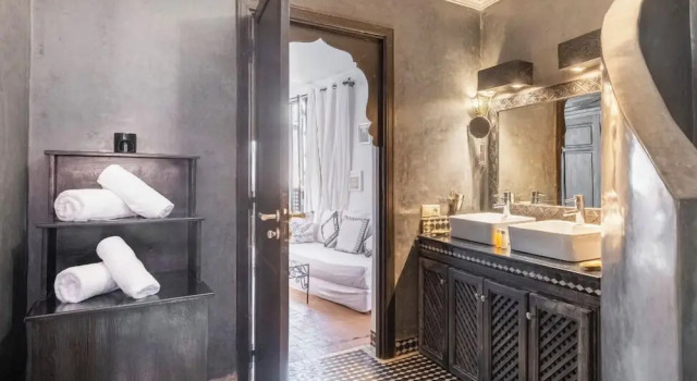 Suite Deluxe Riad Basidi piscine chauffée sur le toit de la médina