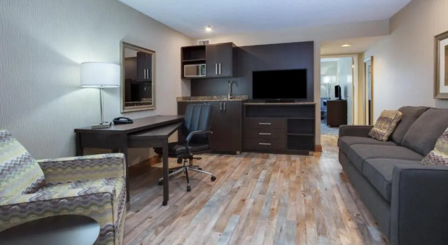 Люкс Holiday Inn Express & Suites Fredericton by IHG