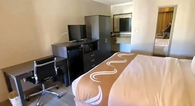Двухместный номер Deluxe Hibiscus Inn & Suites