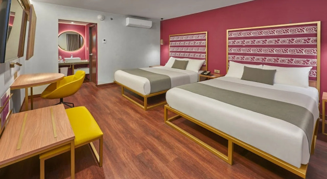 Четырёхместный номер Standard City Centro by Marriott Oaxaca