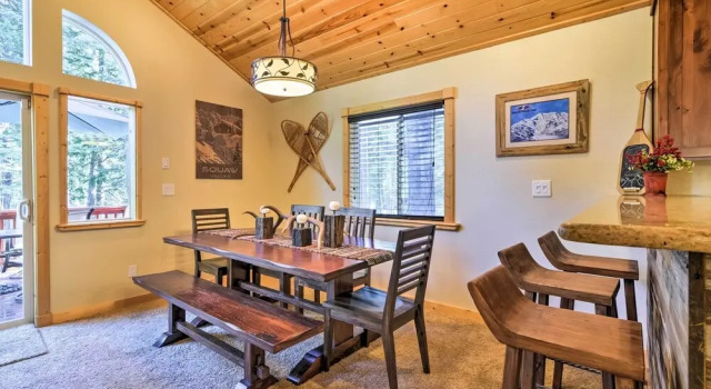 Lake Tahoe Cabin w/ Private Beach Access, Tahoma