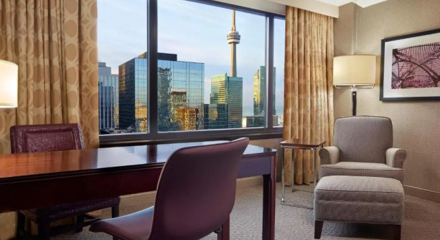 Двухместный полулюкс Sheraton Centre Toronto Hotel