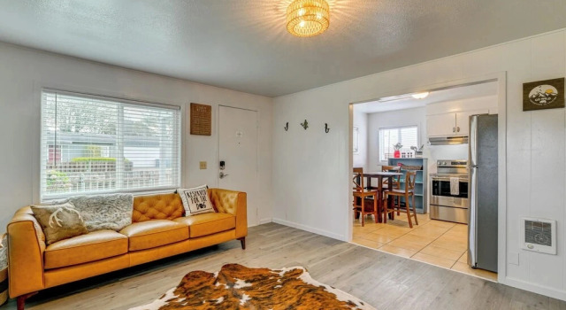 Near Ocean & Redwood National Park! Home w/ Yard