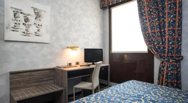 Четырёхместный номер Standard Hotel Plaza