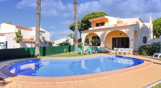 Вилла Modern villa with a private pool