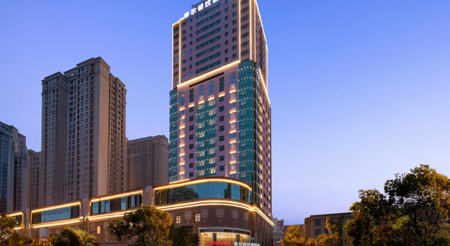Hampton by Hilton Changsha Wuyi Square, Rezerwuj Hotel Nowe hotele w Changsha, w pobliżu Furong Square Station