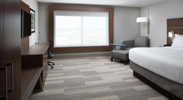 Двухместный номер Standard Holiday Inn Express & Suites Kingdom City by IHG