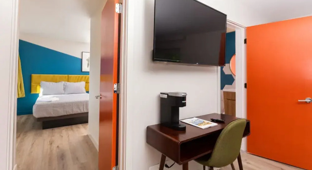 Семейный люкс 4411 Inn & Suites