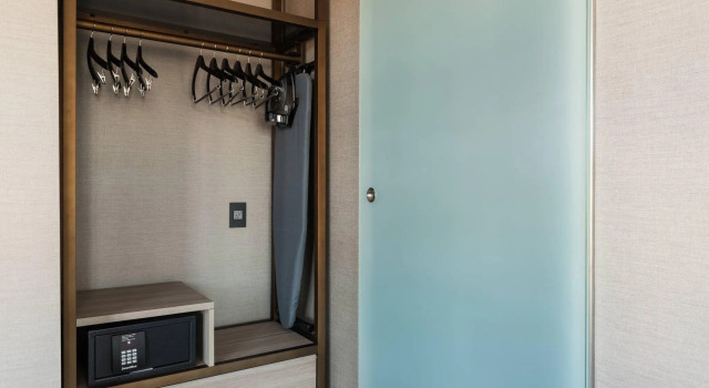Двухместный люкс c 1 комнатой AC Hotel by Marriott Boston Cleveland Circle
