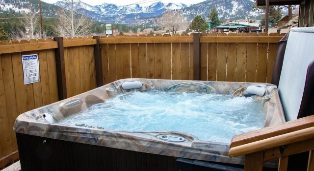Lazy R Cottages: 9 2 Bedroom Cabin, Забронировать Дом для отпуска Эстес-Парк Rocky Mountain National Park, рядом с Trout Haven Fishing Pond