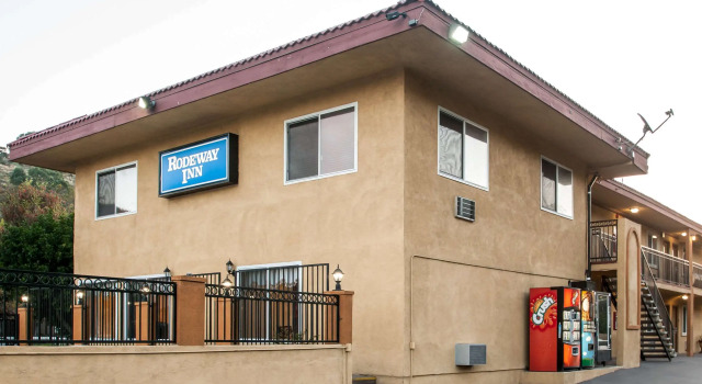 Rodeway Inn San Diego Near SDSU, Забронировать Отель Отели Сан-Диего с бассейном, рядом с Вьехас-Арена, Бассейн