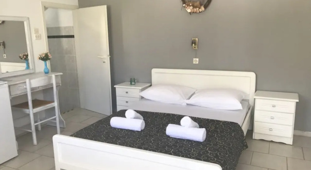 Azolimnos Bay, Book Hotel Azolimnos Syros
