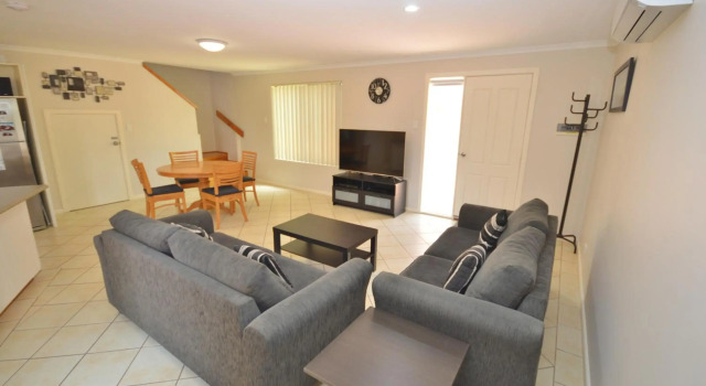 Blue Ocean Villa 7 - Kalbarri, WA, Забронировать Вилла Отели Калбарри с парковкой, рядом с Kalbarri Family Entertainment Centre, Парковка
