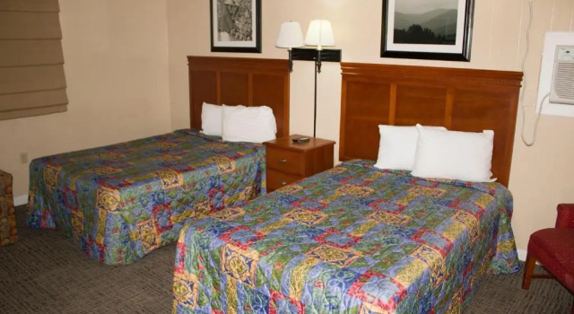 Двухместный номер Deluxe Budget Inn