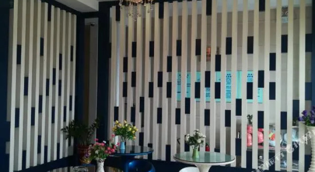 Impression 100 Fashion Hotel, Prenota Hotel Hotel a Wuzhou con parcheggio, Parcheggio