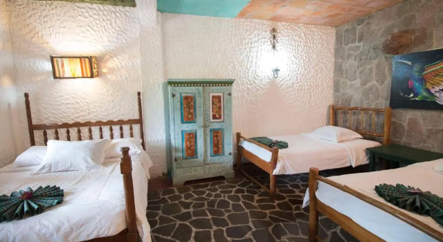 Трёхместный номер Standard Eco Hotel Uxlabil Atitlan
