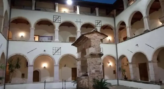 Ellebi Galleria e Dimora D'arte, Varaa Hotelli Cosenza 