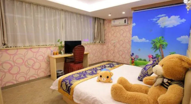 Полулюкс Bear house chain hotel (Shanghai Chuansha subway station store)
