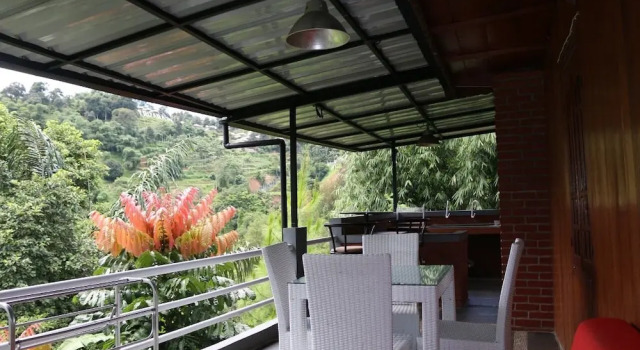 Standard Familie Zimmer mit Balkon Bantal Guling Villa