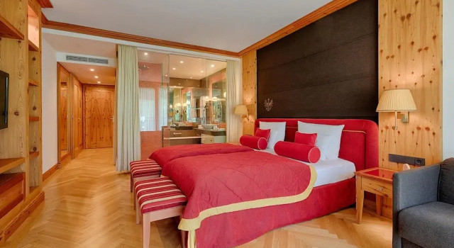 Номер Deluxe с балконом и с видом на горы Kempinski Hotel Das Tirol