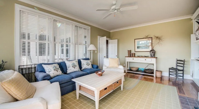 Cooper House by Peace Vacations, Reserva ahora Casa o chalet Hoteles en Debordieu Colony con aparcamiento, Aparcamiento