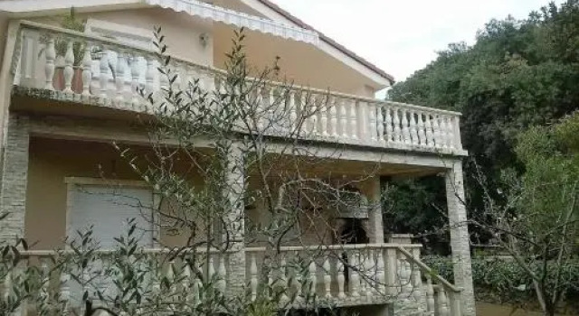 Sukosan Apartment