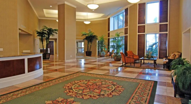 Palmetto Vacation Rentals at Kingston Plantation, Забронировать Отель Отели Миртл-Бич с парковкой, рядом с PineHills Palmetto at Myrtlewood Golf Club, Парковка