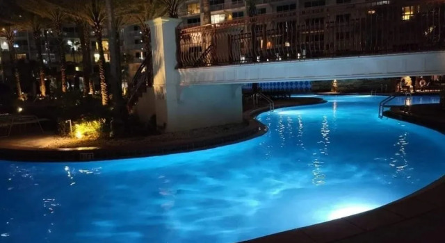 Shores of Panama 1011 - 1 Bedroom+Bunks . Free Fun! 1 Condo by RedAwning, Забронировать Отель Панама-Сити Панхэндл Флорида, рядом с Загородный клуб "Сигнал Хилл"