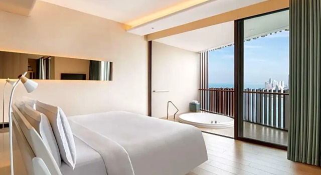 Двухместный Люкс Ocean Premium Hilton Pattaya