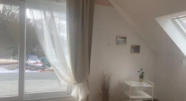 Tiny House oder Ferienwohnung auf der Sunset Marina, Buchen Sie Hotel Spandau Berlin