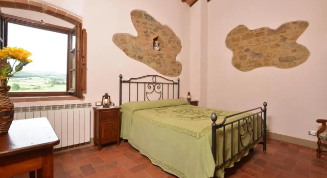 Pozzovecchio, Buchen Sie Ferienwohnung Hotels in Elsa-Tal mit Parkplatz, Parkplätze