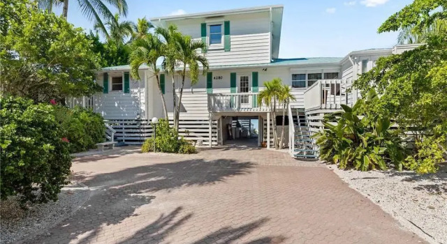 White Sand Cottage, 5 Bedrooms, Beach Front, Gulf View
