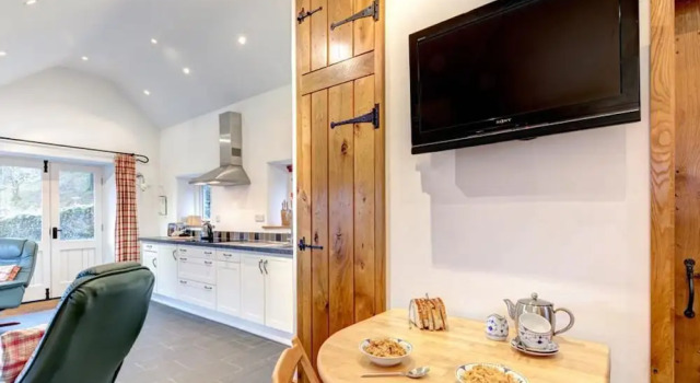 A Spacious Holiday Home in the Beautiful Cumbria Countryside, With Private Parking, Забронировать Отель Отели Англии 3 звезды, 3*