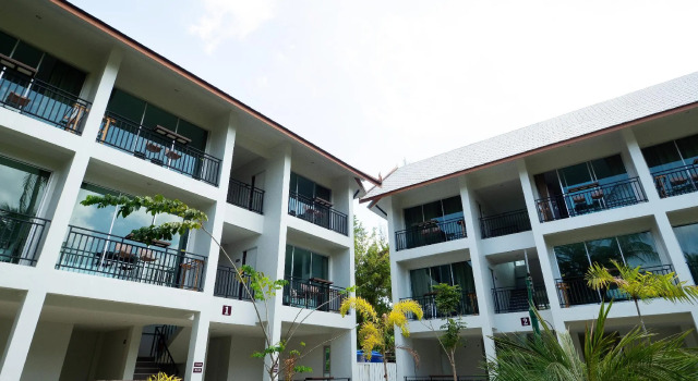 Royal Lanta Resort & Spa