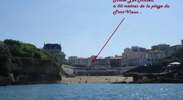 Люкс с балконом Hôtel Les Alizés