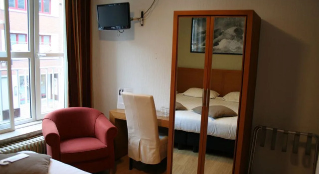 Cinéhotel Capitole, Rezerwuj Hotel Hotele w Bruksela z parkingiem, Parking