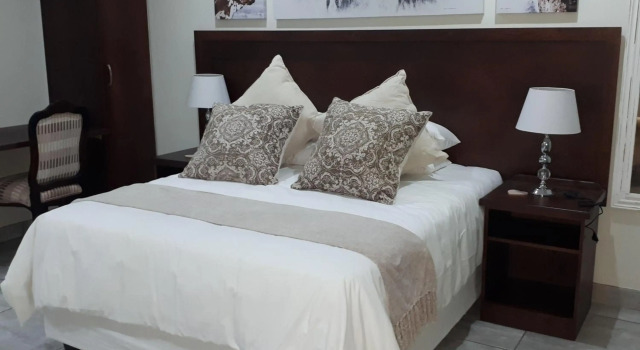 Sunbird Garden Cottage, Reservar Casa de férias Moradias em Pretoria, Vila
