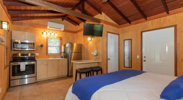 Коттедж Sunset Cove Beach Resort