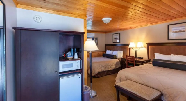 Четырёхместный номер Standard Ouray Inn