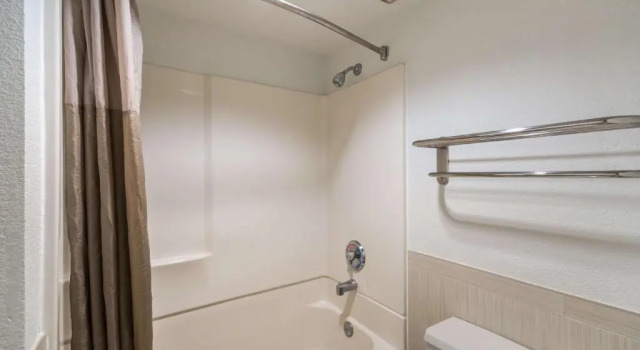 Четырёхместный номер Standard Motel 6-Houston, TX - Brookhollow