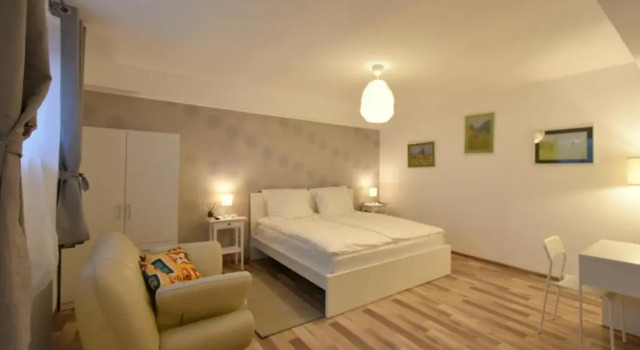Neferprod Apartments - IS - CAM 06, Rezervovat Apartmán Hotely v Temešvár s bazénem, Bazén