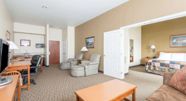 Люкс Superior Fairfield Inn & Suites by Marriott Missoula Airport