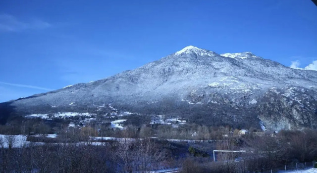 Трёхместный номер Standard B&B HOTEL SAINT-JEAN de Maurienne
