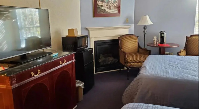 Четырёхместный номер Standard Fireside Inn and Suites Bangor