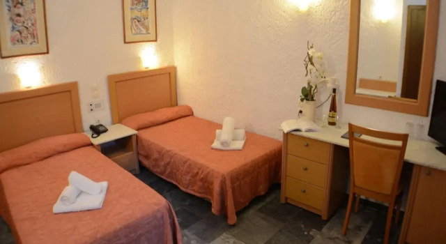 Karteros Hotel