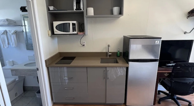 Номер Deluxe Parkway Motel & European Lodges