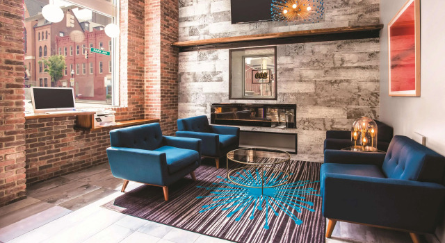 La Quinta Inn & Suites by Wyndham Baltimore Downtown